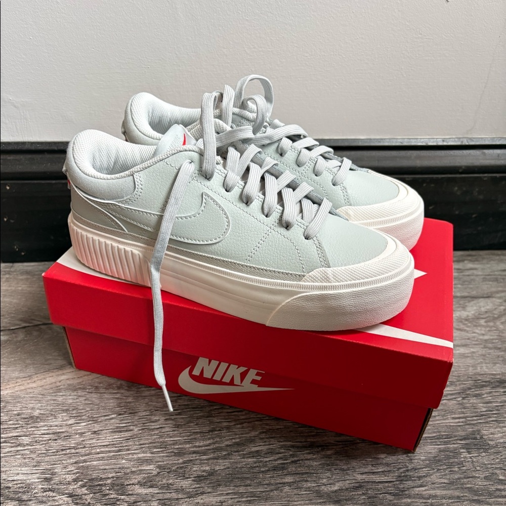 Nike Court Legacy Lift